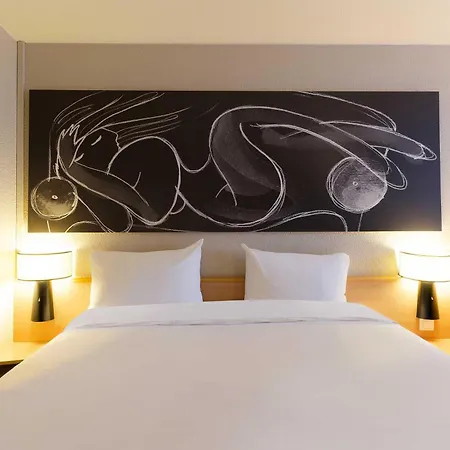Ibis Centre Gare Hotel Reims
