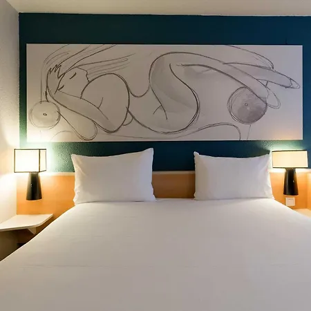 Ibis Centre Gare Hotel 3*