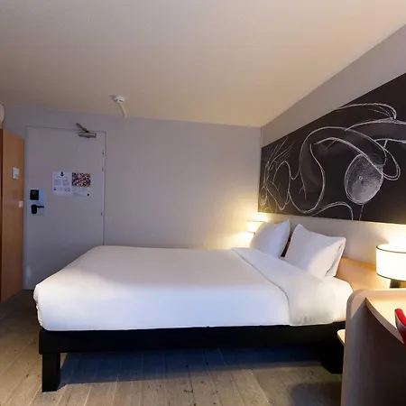Ibis Centre Gare Hotel 3*