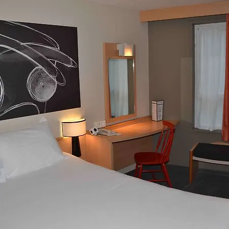 Ibis Centre Gare Hotel Reims