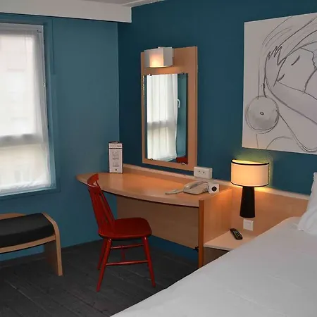 Ibis Centre Gare Hotel 3*