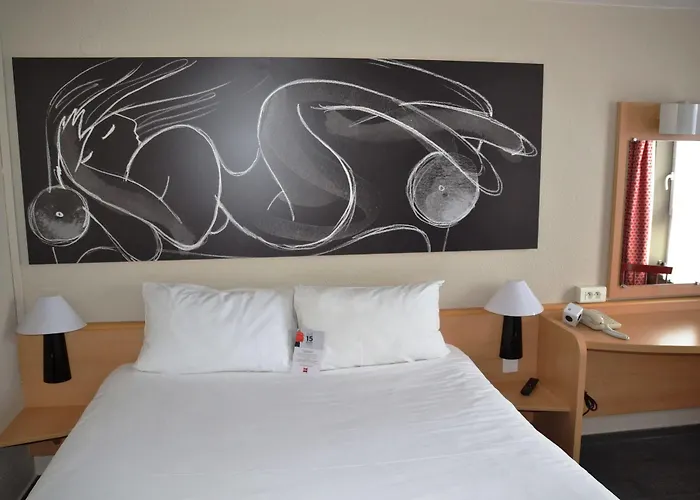 Otel Centre Erlon 3*